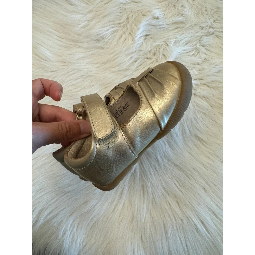 Livie and Luca gold Maryjane shoes size 2‎ GUC